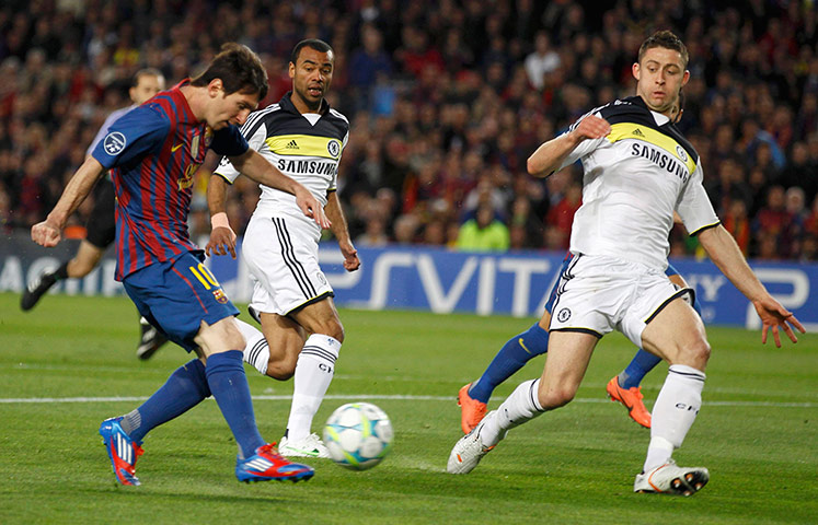 Barcelona v Chelsea: Barcelona's Lionel Messi shoots