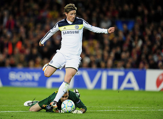 Barcelona v Chelsea: Chelsea's Spanish forward Fernando Torres scores