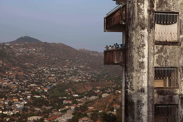 Sierra Leone after Taylor: People live in abandoned former presidential palace in Freetown