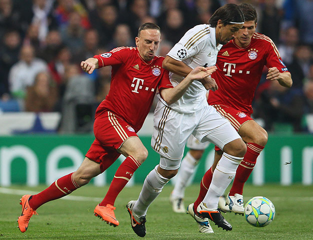 Real Madrid v Bayern: Sami Khedira goes past Franck Ribery and Mario Gomez sandwich 