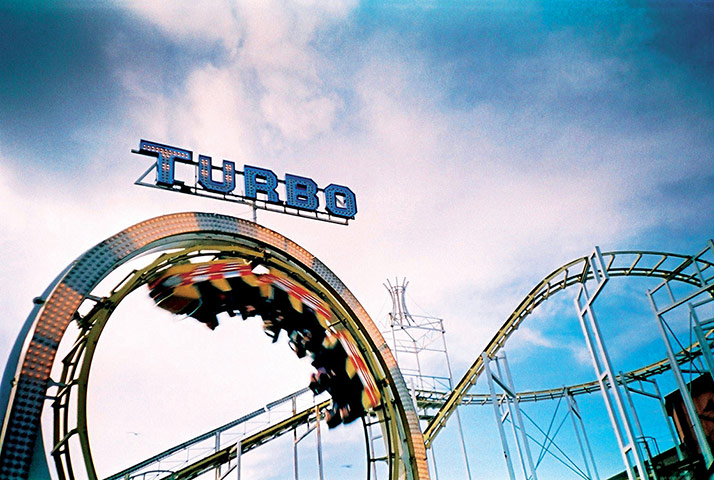 Your Pictures: Twist: Rollercoaster going upside down