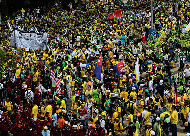 Kuala Lumpur: Thousands of anti-government protesters in Kuala Lumpur