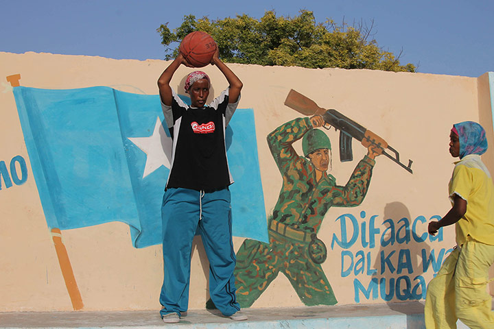 Somalia: Female basketball players in Somalia