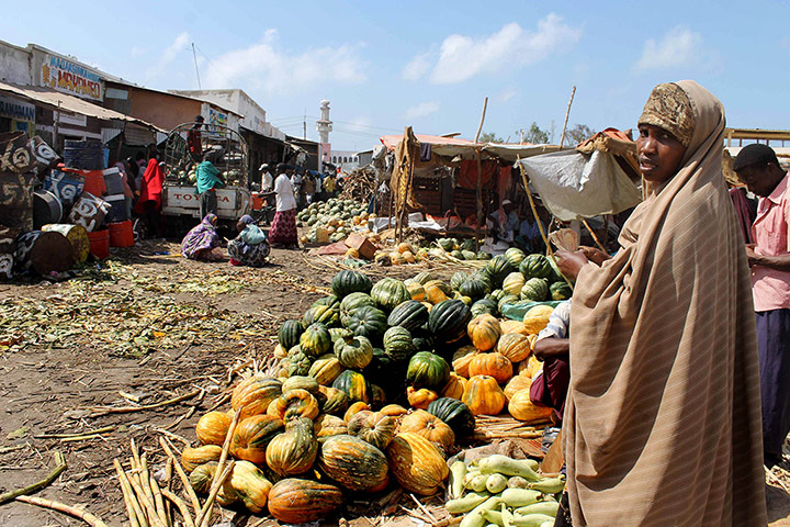 Somalia: Somali women sell fruit and vegetables at the Hamarweyne market 