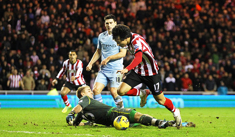 City versus United: Sunderland's Ji Dong Won scores the winner against Manchester City