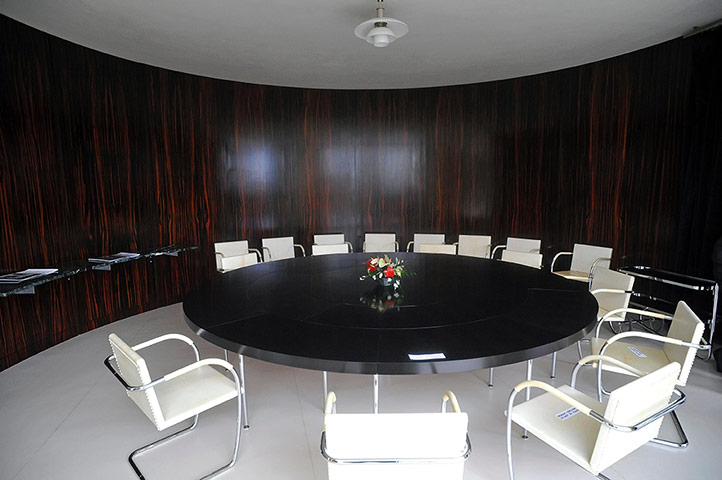 Villa Tugendhat: The dining room in Villa Tugendhat