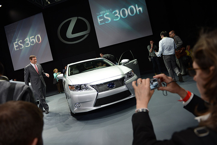 New York auto show: The new Lexus ES 300h hybrid 