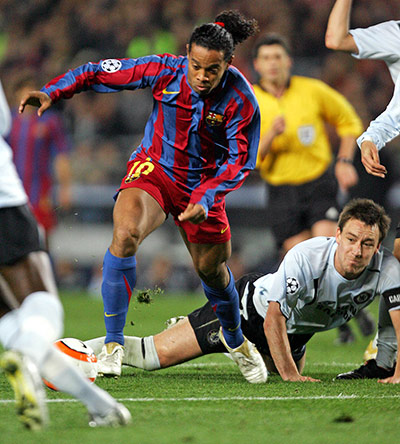 Chelsea v Barcelona: Barcelona's Ronaldinho dribbles past Chelsea's John Terry, before scoring