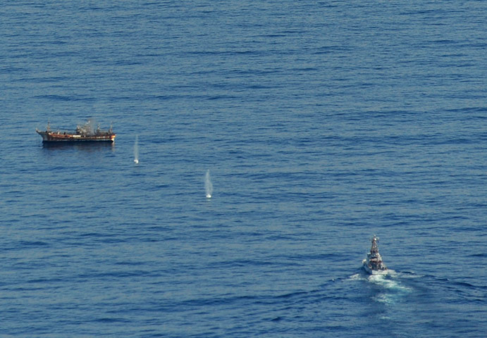 Ryou-Un Maru: US coastguard fires explosive ammunition at Ryou-Un Maru