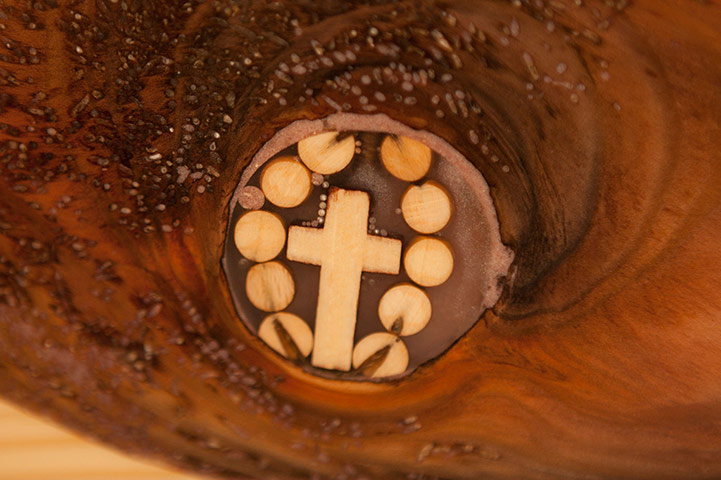 The Boat Project: A rosary inlayed into a knot
