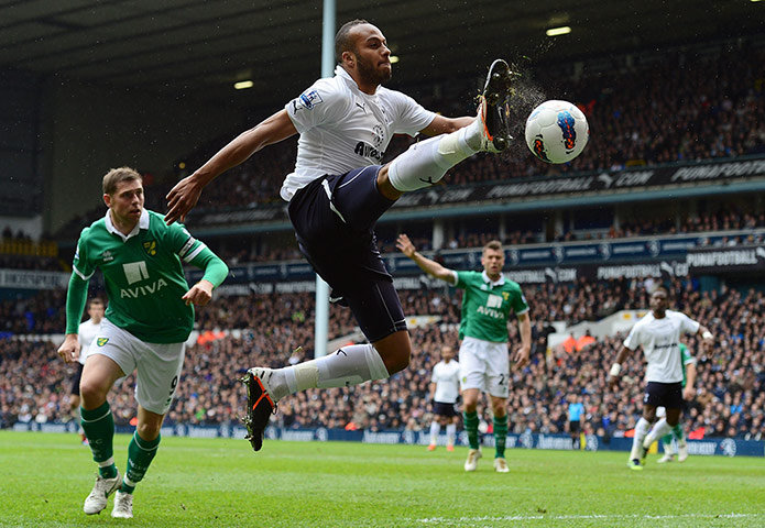 Premiership round-up: Tottenham defender Younes Kaboul controls the ball