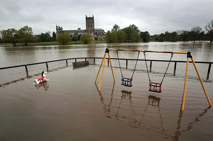 Picture Desk Live: Water Levels Rise As Tewkesbury Braces Itself For Flooding