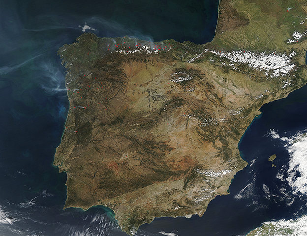 Satellite Eye on Earth: fires and smoke in northern Spain in the Cantabrian Mountains