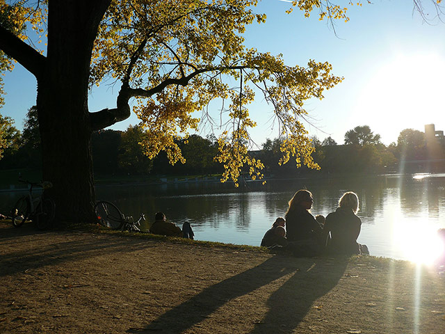 Eurostar Cologne Gallery: Golden October in Cologne's Aachener Weiher