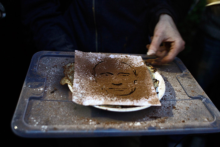 24 hours: Moscow, Russia: A portrait of Putin with cocoa powder 