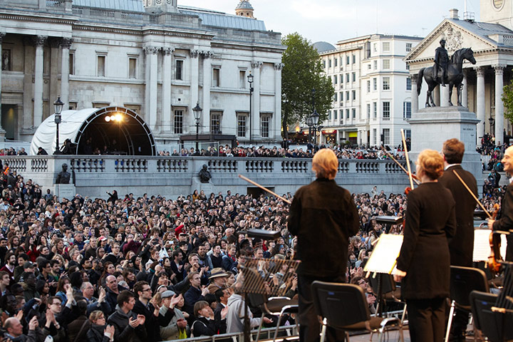 Trafalgar Sqaure: A sea of faces seen from the orchestra