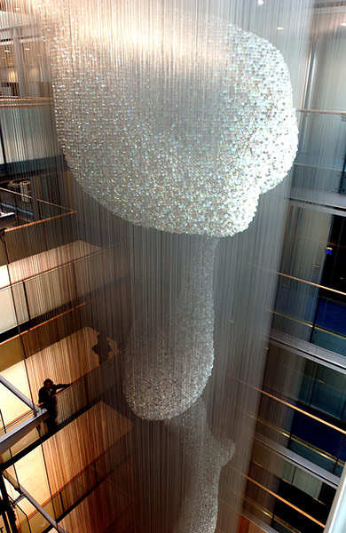 Heatherwick: Bleigiessen sculpture installed in the Wellcome Trust's atrium, 2004