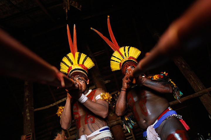 FTA: Ueslei Marcelino: Yawalapiti men play the urua bamboo flute 
