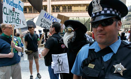 Chicagoans take cover as Nato summit attracts protesters and ...