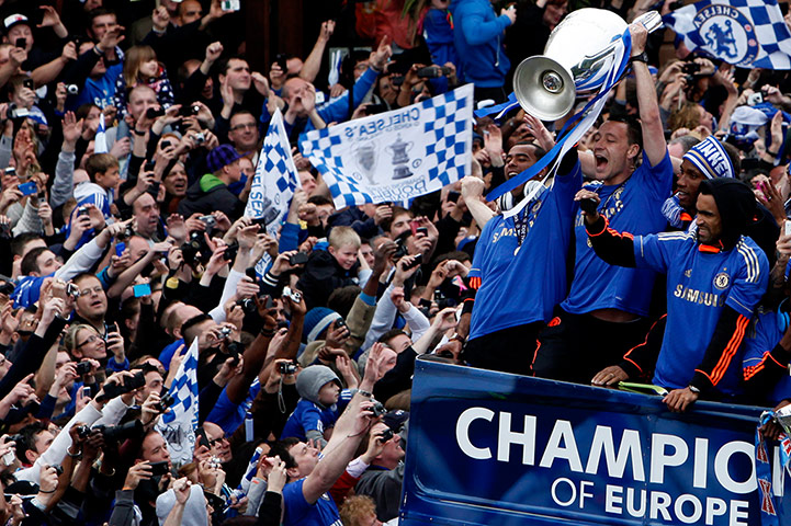 Chelsea parade: Chelsea bus