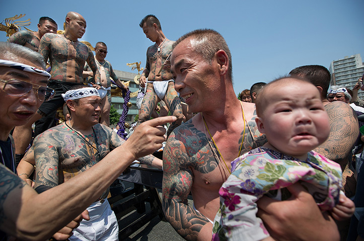 24 hours in pictures: Japanese Yakuza Takahashi-gumi crime syndicate during the Sanja festival