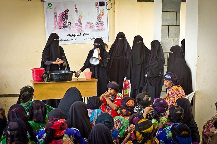 Yemen humanitarian crisis: Oxfam distributes cash transfers