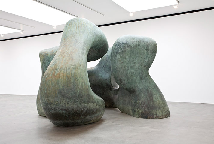 Henry Moore: Henry Moore's Large Two Forms, 1966, finally installed