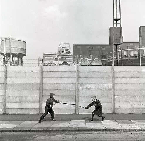 London Photographs: Children playing in the street