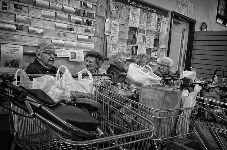 Readers' street pictures : Old ladies