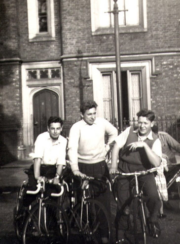 Readers' street pictures : Lonsdale Square, Islington 