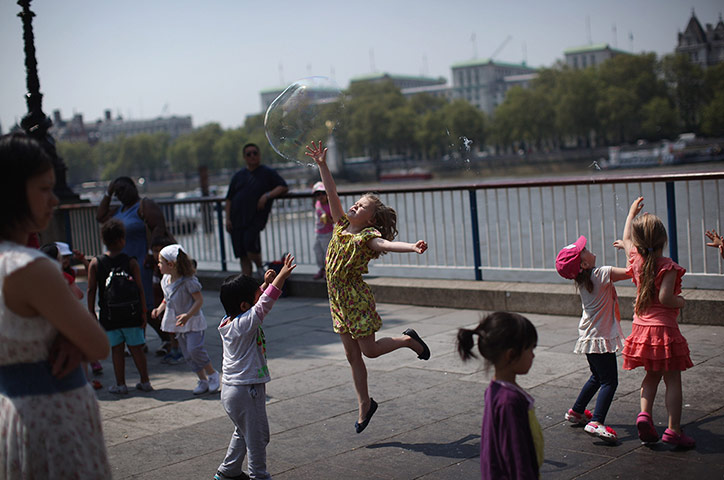 Picture Desk Live: Warm Weather Hits The UK