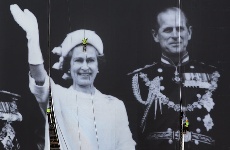 Picture Desk Live: A Giant Jubilee Picture Of The Royal Family Is Unveiled