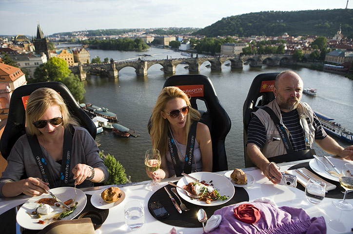Picture Desk Live: Dinner In The Sky - Etraordinary Culinary Experience In Prague