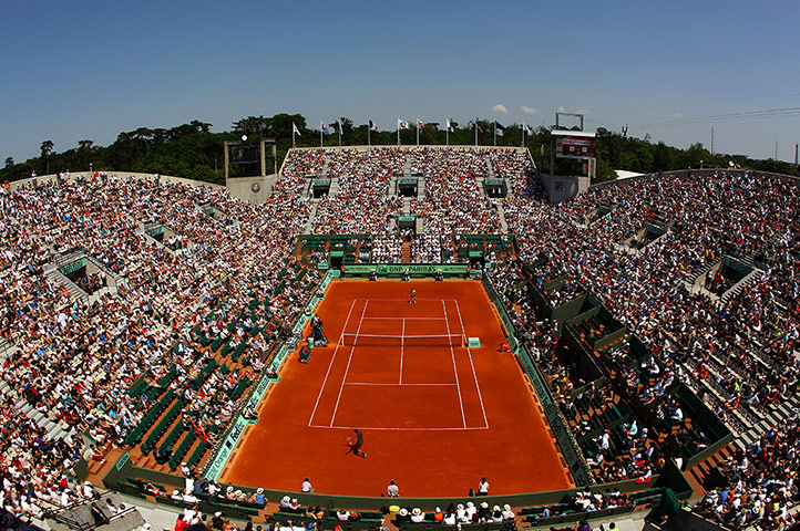 French Open Day 2: Roger Federer beats Tobias Kamke 