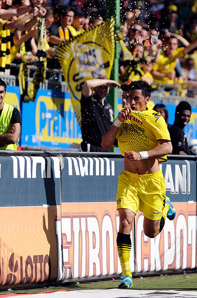 Best of the week: Borussia Dortmand's Lucas Barios celebrates scoring