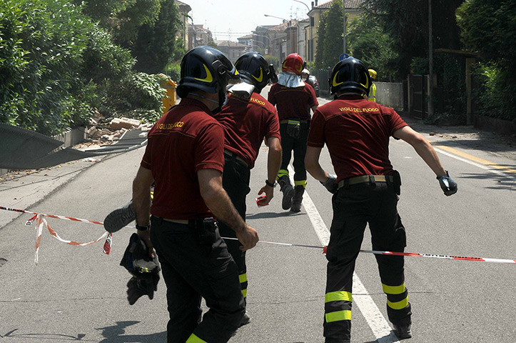 Italy earthquake: Rescue crews attend the scene in Bologna