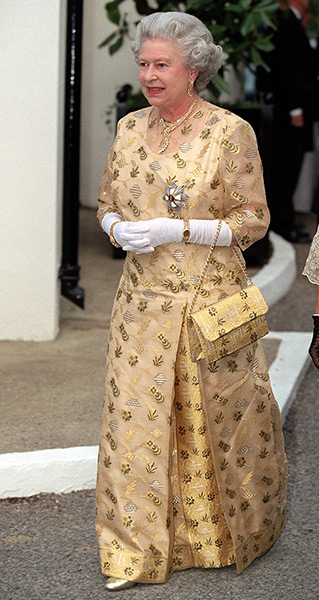 queen fashion: Queen Banquet In Marlow