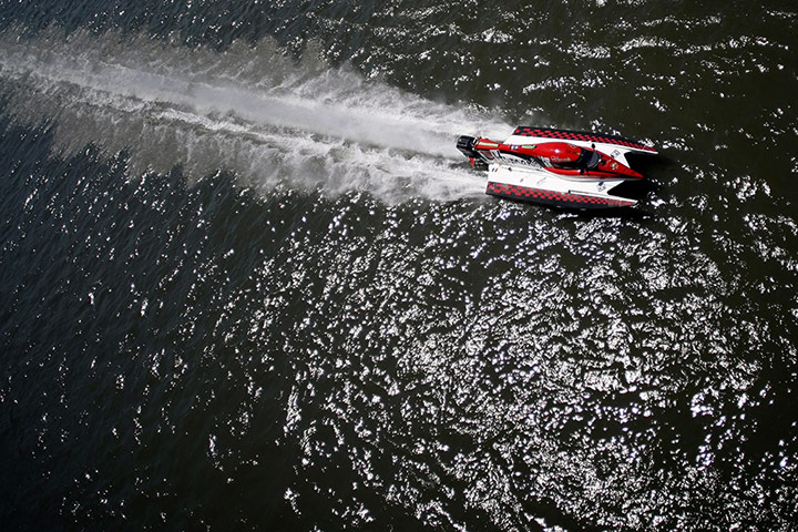 best of the week: Team Pegase-Humanis powerboat competes d