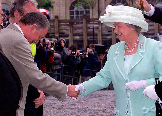 Ken Livingstone: Queen Elizabeth is greeted by London Mayor Ken Livingstone 