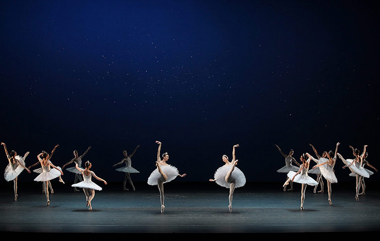 24 hours in pictures: Jewels dress rehearsal