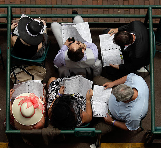 Kentucky Derby: Racegoes study the form 
