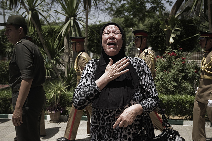Supermoon: A relative of Egyptian Samir Anwar Ismail mourns, Cairo