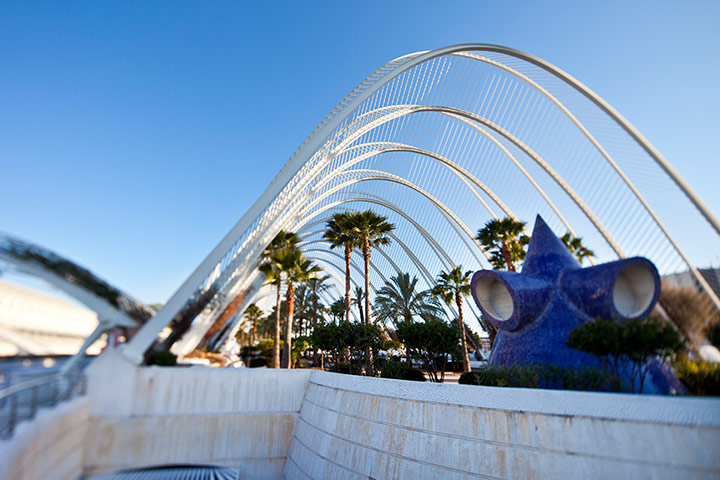 Santiago Calatrava: L'Umbracle: the outdoor sculpture park and walkway