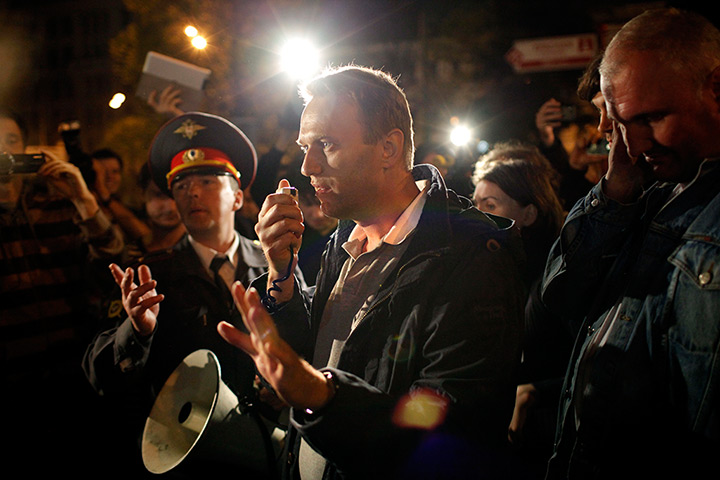 24 hours in pictures: Alexei Navalny speaks to protesters in Moscow