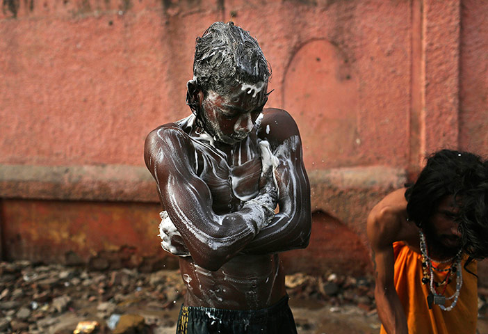 24 hours in pictures: Sufi devotees in Rajasthan