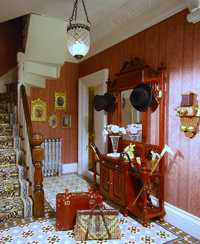 Dolls' houses: Victoriana, entrance hall