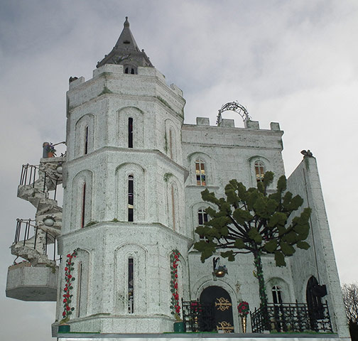 Dolls' houses: Fantasy castle exterior