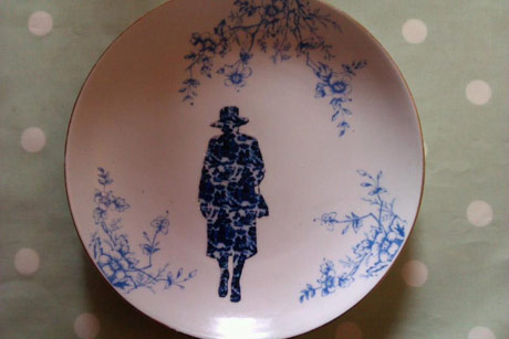 Readers' art: Britain: Queen on a plate