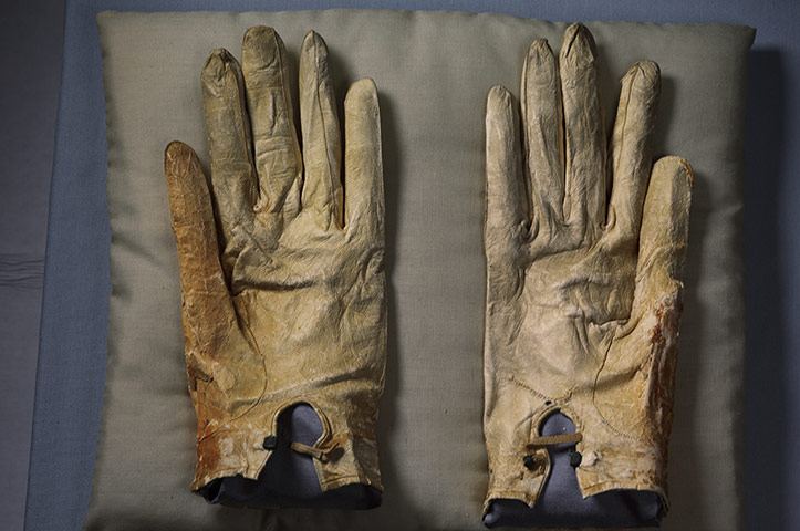 Pilgrimage: The gloves that Abraham Lincoln wore the night he was assassinated