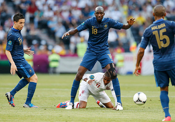 Eng v Fr: France's Diarra, Nasri and Malouda challenge England's Young